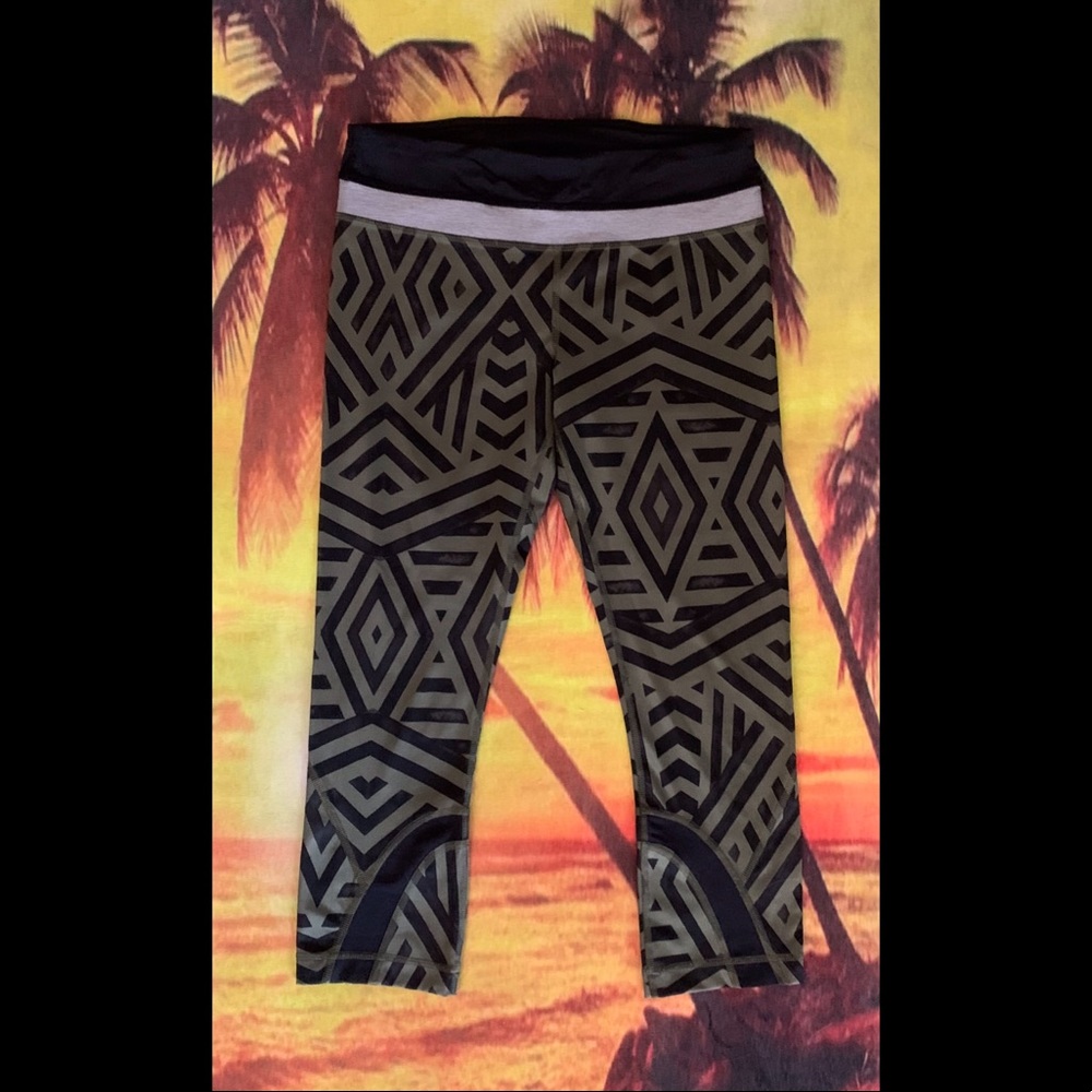 Lululemon Run: Inspire Crop II Size 6